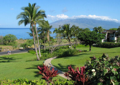 Path to Kamaole 3 beach thru Maui Kamaole